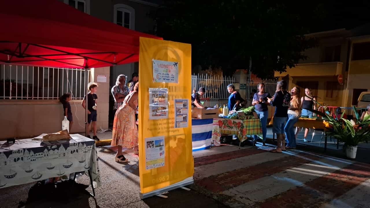 Marché nocturne au Carbet
